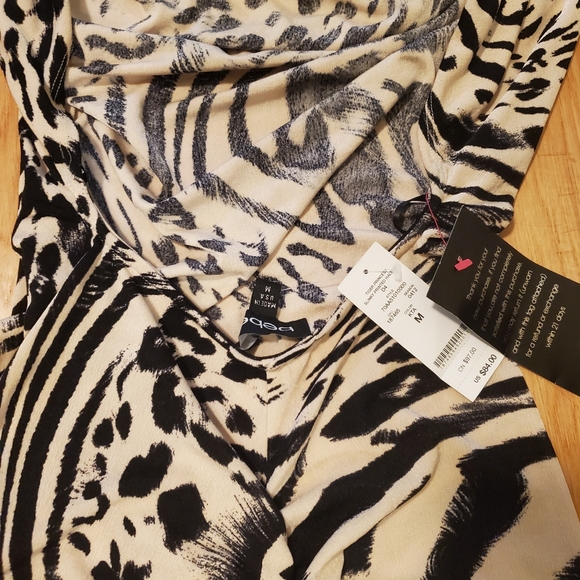 NWT Bebe dress animal print cowel neck open back size M - Picture 4 of 8